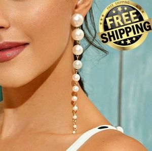 【  𝐂𝐋𝐀𝐒𝐒𝐘 – 𝐒𝐄𝐗𝐘  】 ~ pearl earrings